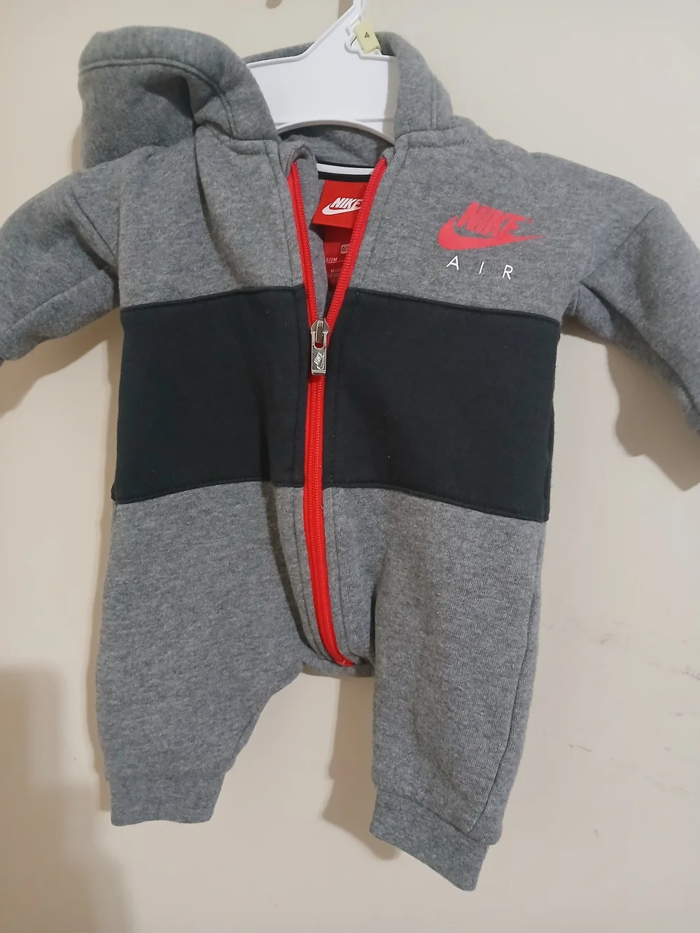 Nike Baby Grey & Black Hooded One-Piece with Red Trim Boys Size 0-3 months